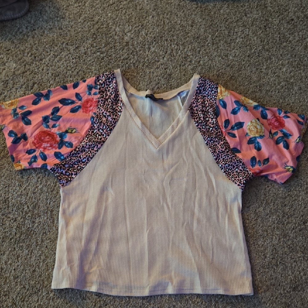 Elegant V-Neck Floral Sleeve Blouse